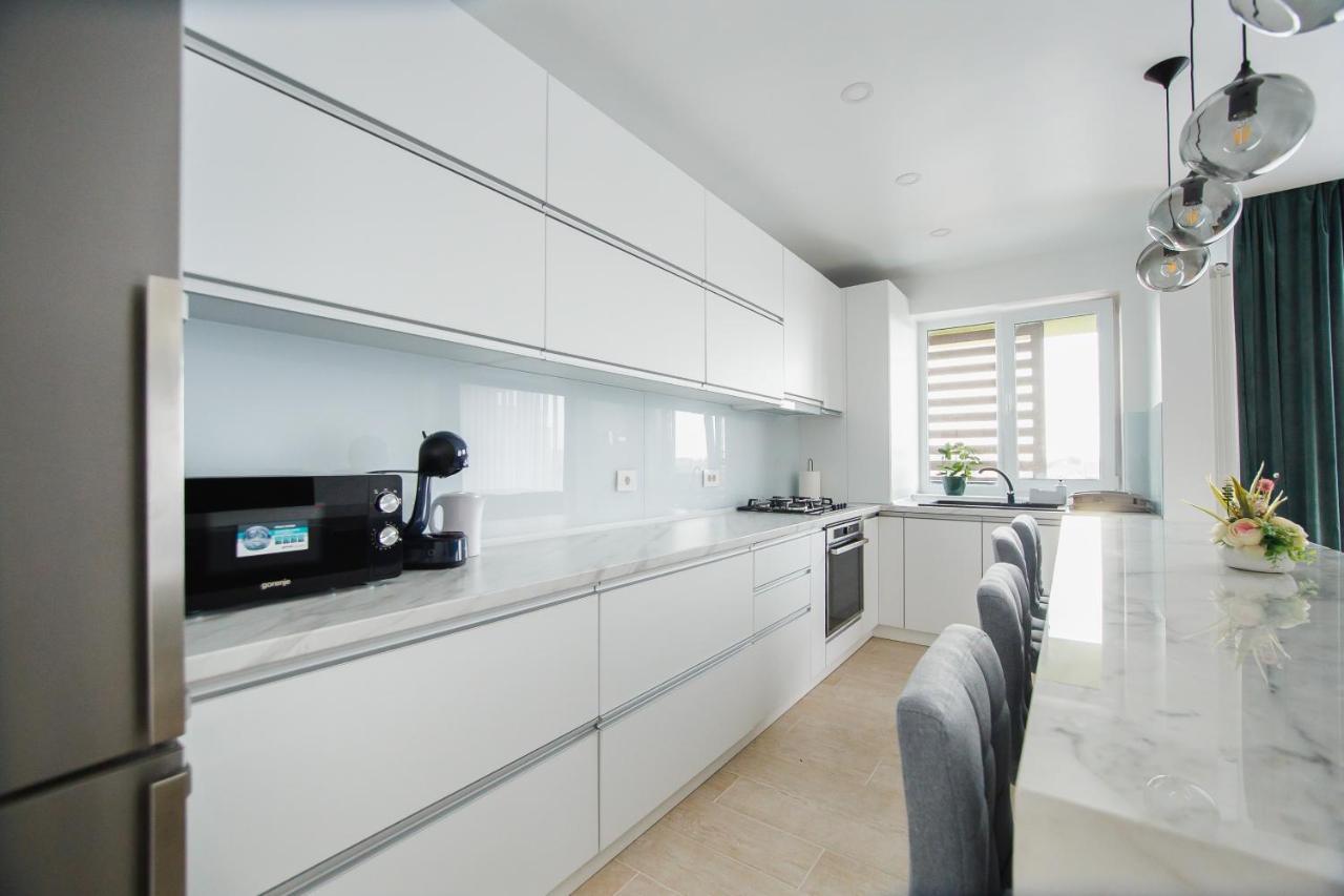 Elegant & Spacious - Central Apartment Oradea Eksteriør bilde
