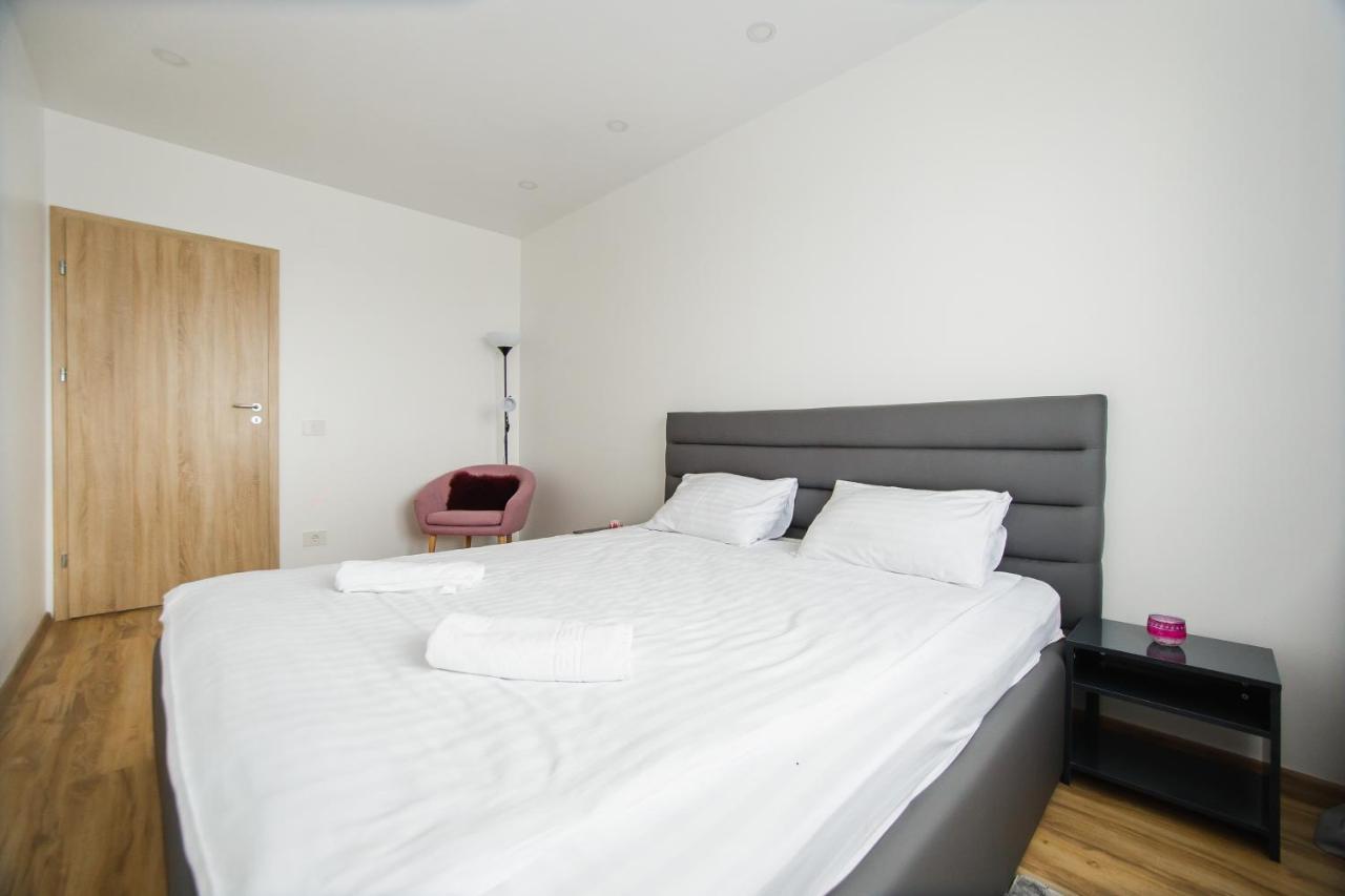 Elegant & Spacious - Central Apartment Oradea Eksteriør bilde