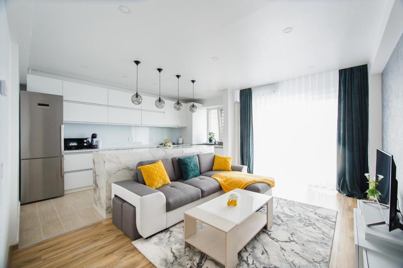 Elegant & Spacious - Central Apartment Oradea Eksteriør bilde