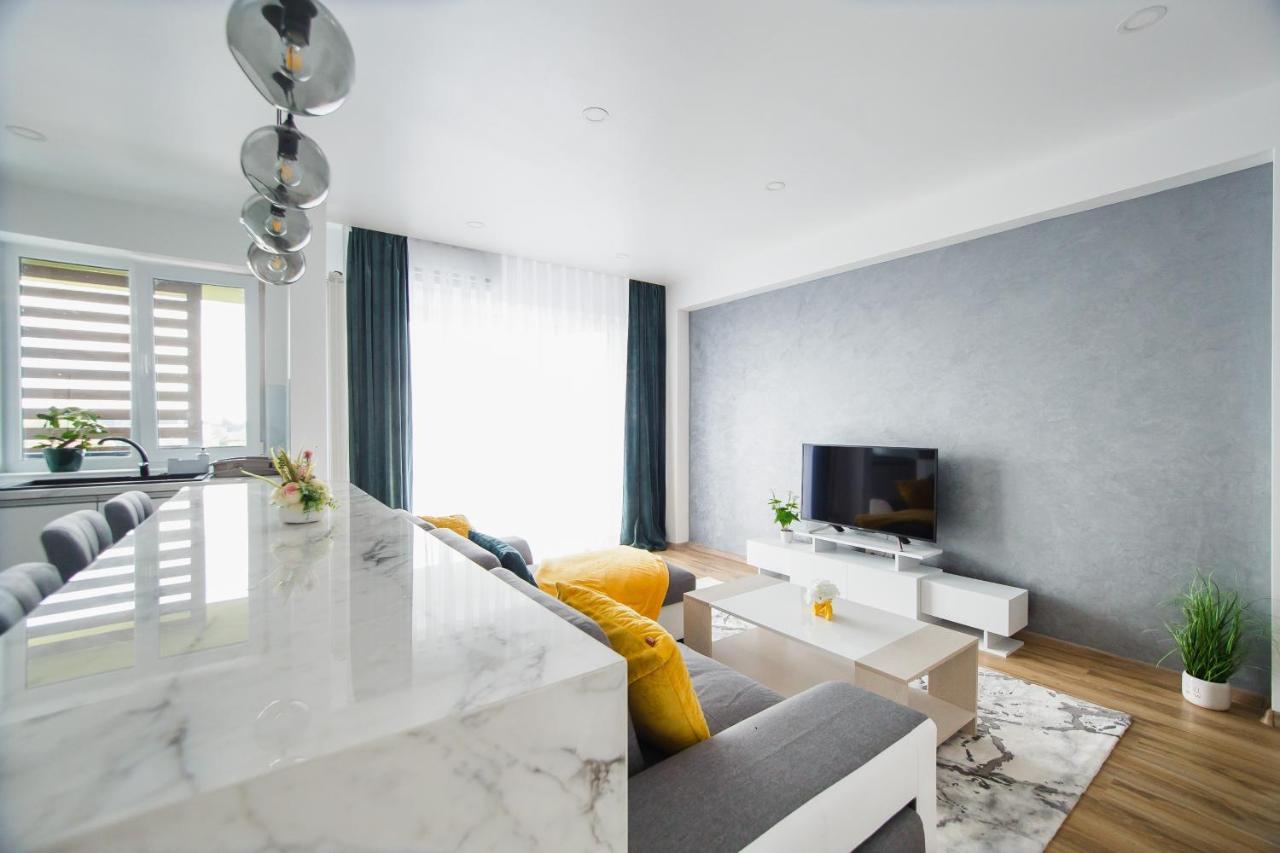 Elegant & Spacious - Central Apartment Oradea Eksteriør bilde